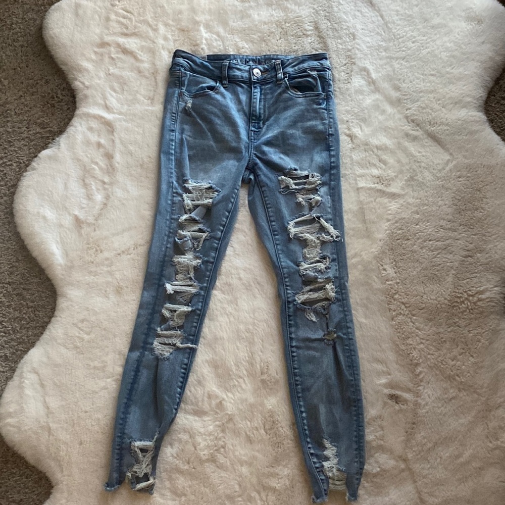 American Eagle distressed hi-rise jegging